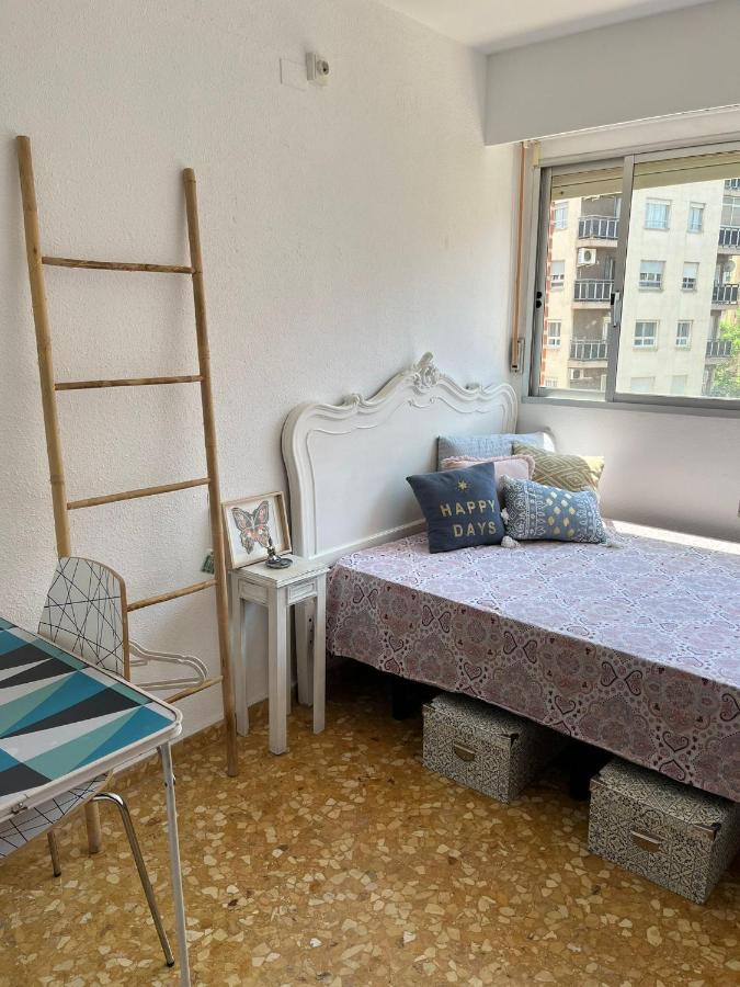 City Center Homestay Valencia Bagian luar foto